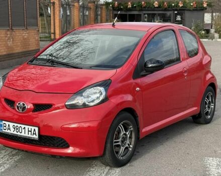 Красный Тойота Айго, объемом двигателя 1 л и пробегом 207 тыс. км за 4300 $, фото 1 на Automoto.ua