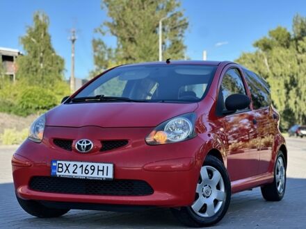 Тойота Айго 2008 в Хмельницком на Automoto.ua Красный Тойота Айго, объемом двигателя 1 л и пробегом 130 тыс. км за 3999 $, фото 1 на Automoto.ua