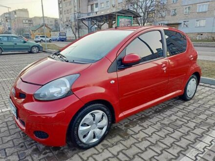 Тойота Айго 2010 в Львове на Automoto.ua Красный Тойота Айго, объемом двигателя 1 л и пробегом 153 тыс. км за 3999 $, фото 1 на Automoto.ua