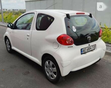 Тойота Айго, объемом двигателя 1 л и пробегом 69 тыс. км за 5700 $, фото 2 на Automoto.ua