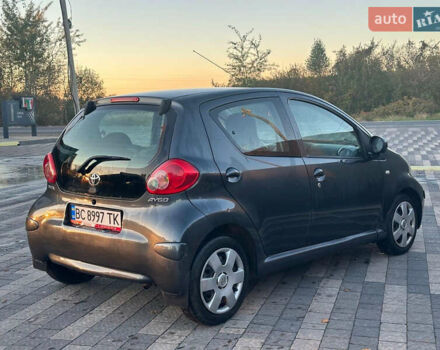 Тойота Айго, объемом двигателя 1 л и пробегом 170 тыс. км за 4000 $, фото 1 на Automoto.ua