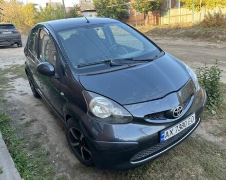 Сірий Тойота Айго, об'ємом двигуна 1 л та пробігом 180 тис. км за 3500 $, фото 4 на Automoto.ua