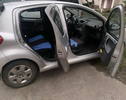 Сірий Тойота Айго, об'ємом двигуна 0 л та пробігом 300 тис. км за 4100 $, фото 3 на Automoto.ua