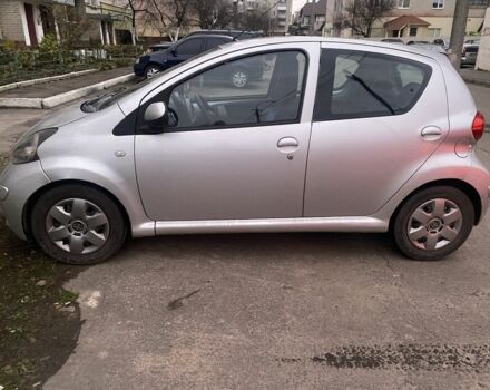 Сірий Тойота Айго, об'ємом двигуна 0 л та пробігом 300 тис. км за 4100 $, фото 2 на Automoto.ua
