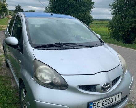 Сірий Тойота Айго, об'ємом двигуна 1 л та пробігом 195 тис. км за 4100 $, фото 4 на Automoto.ua