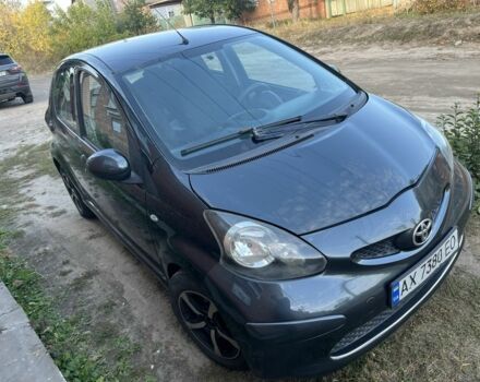 Сірий Тойота Айго, об'ємом двигуна 1 л та пробігом 180 тис. км за 3500 $, фото 3 на Automoto.ua