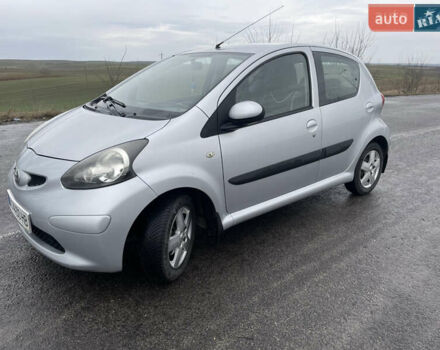 Серый Тойота Айго, объемом двигателя 1.78 л и пробегом 256 тыс. км за 4000 $, фото 1 на Automoto.ua