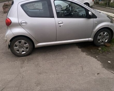 Сірий Тойота Айго, об'ємом двигуна 0 л та пробігом 300 тис. км за 4100 $, фото 1 на Automoto.ua