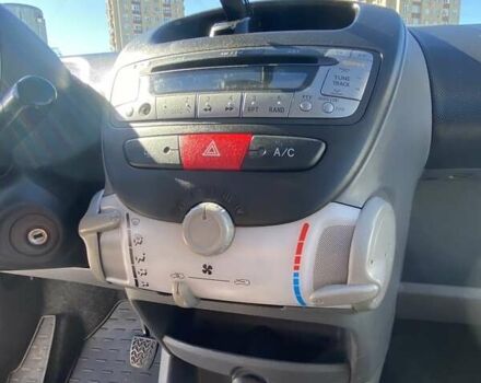 Серый Тойота Айго, объемом двигателя 1 л и пробегом 217 тыс. км за 4700 $, фото 14 на Automoto.ua