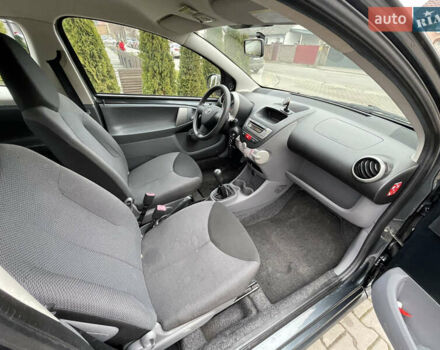 Серый Тойота Айго, объемом двигателя 1 л и пробегом 172 тыс. км за 3650 $, фото 17 на Automoto.ua