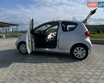 Сірий Тойота Айго, об'ємом двигуна 1 л та пробігом 254 тис. км за 5900 $, фото 13 на Automoto.ua