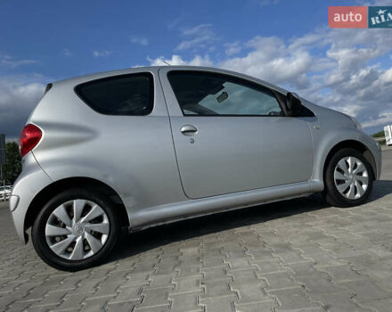 Сірий Тойота Айго, об'ємом двигуна 1 л та пробігом 254 тис. км за 5900 $, фото 7 на Automoto.ua