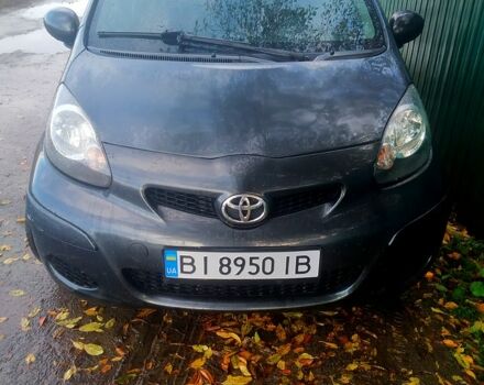 Сірий Тойота Айго, об'ємом двигуна 1 л та пробігом 172 тис. км за 5000 $, фото 4 на Automoto.ua