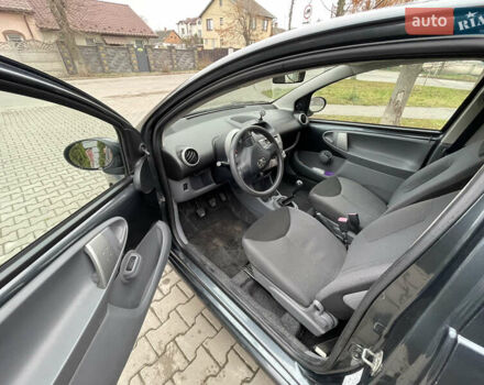 Серый Тойота Айго, объемом двигателя 1 л и пробегом 172 тыс. км за 3650 $, фото 13 на Automoto.ua
