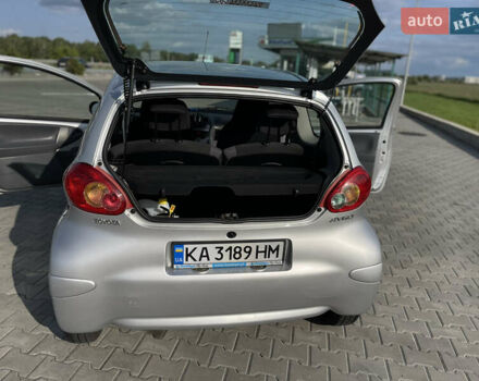 Сірий Тойота Айго, об'ємом двигуна 1 л та пробігом 254 тис. км за 5900 $, фото 15 на Automoto.ua