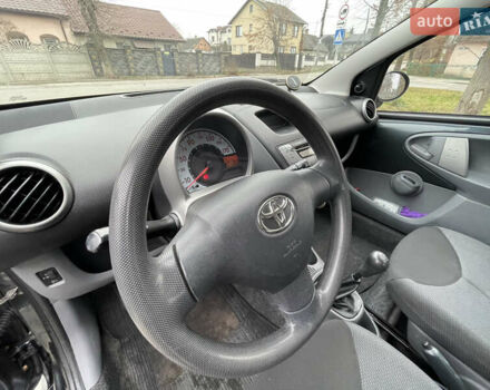Серый Тойота Айго, объемом двигателя 1 л и пробегом 172 тыс. км за 3650 $, фото 14 на Automoto.ua