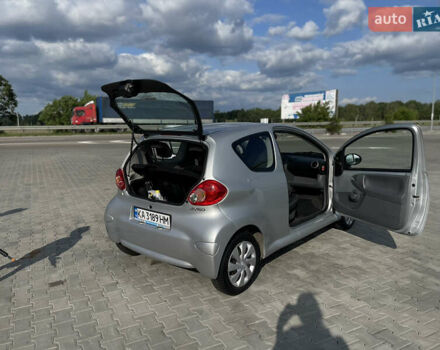 Сірий Тойота Айго, об'ємом двигуна 1 л та пробігом 254 тис. км за 5900 $, фото 16 на Automoto.ua