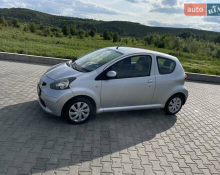 Сірий Тойота Айго, об'ємом двигуна 1 л та пробігом 254 тис. км за 5900 $, фото 1 на Automoto.ua