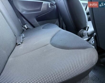 Серый Тойота Айго, объемом двигателя 1 л и пробегом 247 тыс. км за 4250 $, фото 31 на Automoto.ua