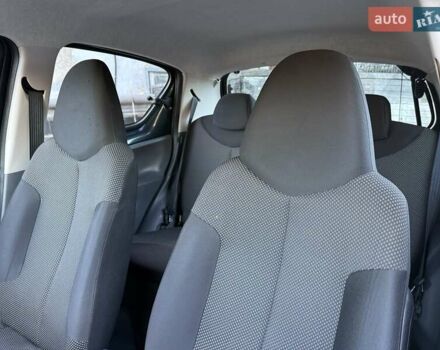 Серый Тойота Айго, объемом двигателя 1 л и пробегом 247 тыс. км за 4250 $, фото 38 на Automoto.ua