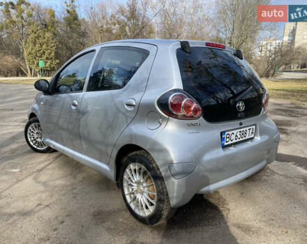 Сірий Тойота Айго, об'ємом двигуна 1 л та пробігом 182 тис. км за 6000 $, фото 6 на Automoto.ua