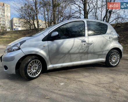 Сірий Тойота Айго, об'ємом двигуна 1 л та пробігом 182 тис. км за 6000 $, фото 7 на Automoto.ua