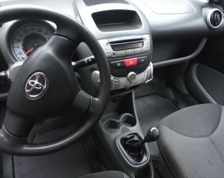 Серый Тойота Айго, объемом двигателя 1 л и пробегом 164 тыс. км за 4500 $, фото 5 на Automoto.ua