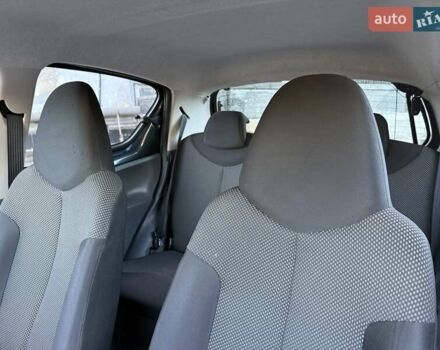 Серый Тойота Айго, объемом двигателя 1 л и пробегом 247 тыс. км за 4250 $, фото 39 на Automoto.ua