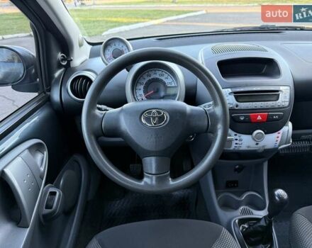 Серый Тойота Айго, объемом двигателя 1 л и пробегом 247 тыс. км за 4250 $, фото 46 на Automoto.ua