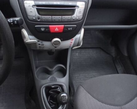 Серый Тойота Айго, объемом двигателя 1 л и пробегом 164 тыс. км за 4500 $, фото 4 на Automoto.ua