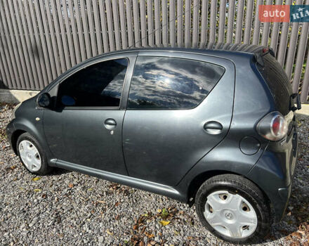 Тойота Айго 2010 в Новоднестровск на Automoto.ua Серый Тойота Айго, объемом двигателя 1 л и пробегом 171 тыс. км за 4200 $, фото 13 на Automoto.ua
