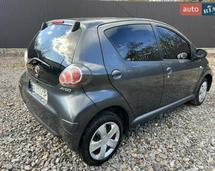 Тойота Айго 2010 в Новоднестровск на Automoto.ua Серый Тойота Айго, объемом двигателя 1 л и пробегом 171 тыс. км за 4200 $, фото 3 на Automoto.ua