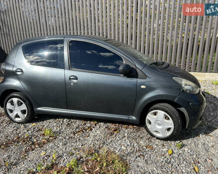 Тойота Айго 2010 в Новоднестровск на Automoto.ua Серый Тойота Айго, объемом двигателя 1 л и пробегом 171 тыс. км за 4200 $, фото 5 на Automoto.ua