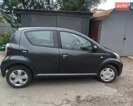 Сірий Тойота Айго, об'ємом двигуна 1 л та пробігом 160 тис. км за 4400 $, фото 2 на Automoto.ua