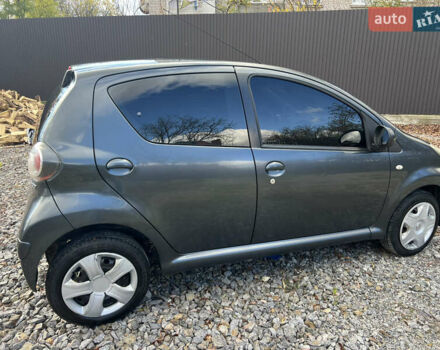 Тойота Айго 2010 в Новоднестровск на Automoto.ua Серый Тойота Айго, объемом двигателя 1 л и пробегом 171 тыс. км за 4200 $, фото 6 на Automoto.ua
