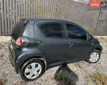 Тойота Айго 2010 в Новоднестровск на Automoto.ua Серый Тойота Айго, объемом двигателя 1 л и пробегом 171 тыс. км за 4200 $, фото 4 на Automoto.ua