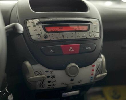 Сірий Тойота Айго, об'ємом двигуна 0 л та пробігом 173 тис. км за 5200 $, фото 13 на Automoto.ua