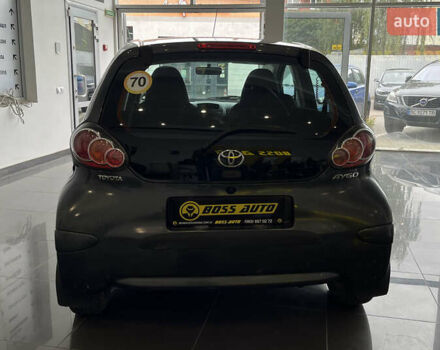 Серый Тойота Айго, объемом двигателя 1 л и пробегом 173 тыс. км за 5200 $, фото 5 на Automoto.ua