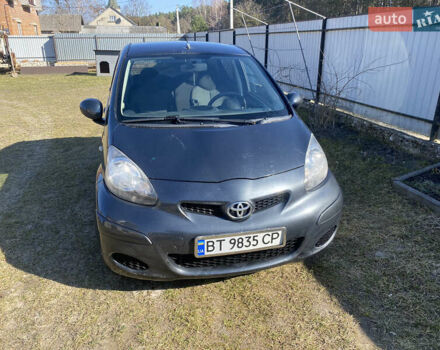 Сірий Тойота Айго, об'ємом двигуна 1 л та пробігом 240 тис. км за 3000 $, фото 2 на Automoto.ua