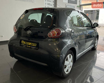 Серый Тойота Айго, объемом двигателя 1 л и пробегом 173 тыс. км за 5200 $, фото 6 на Automoto.ua