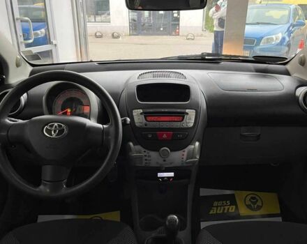 Сірий Тойота Айго, об'ємом двигуна 0 л та пробігом 173 тис. км за 5200 $, фото 16 на Automoto.ua