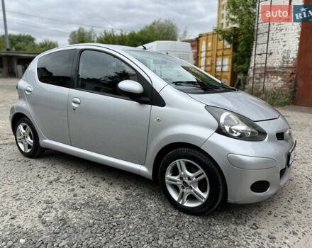 Сірий Тойота Айго, об'ємом двигуна 1 л та пробігом 197 тис. км за 5400 $, фото 3 на Automoto.ua