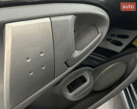 Серый Тойота Айго, объемом двигателя 1 л и пробегом 173 тыс. км за 5200 $, фото 11 на Automoto.ua