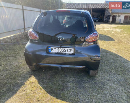 Сірий Тойота Айго, об'ємом двигуна 1 л та пробігом 240 тис. км за 3000 $, фото 1 на Automoto.ua