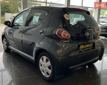 Серый Тойота Айго, объемом двигателя 1 л и пробегом 173 тыс. км за 5200 $, фото 4 на Automoto.ua