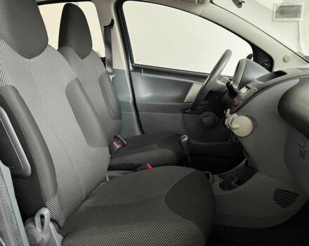 Сірий Тойота Айго, об'ємом двигуна 0 л та пробігом 173 тис. км за 5200 $, фото 8 на Automoto.ua