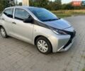 Сірий Тойота Айго, об'ємом двигуна 1 л та пробігом 200 тис. км за 6399 $, фото 1 на Automoto.ua
