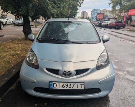 Серый Тойота Айго, объемом двигателя 1 л и пробегом 164 тыс. км за 3600 $, фото 1 на Automoto.ua