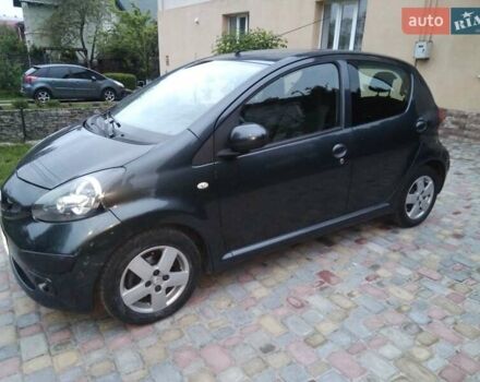Сірий Тойота Айго, об'ємом двигуна 1 л та пробігом 147 тис. км за 4900 $, фото 1 на Automoto.ua