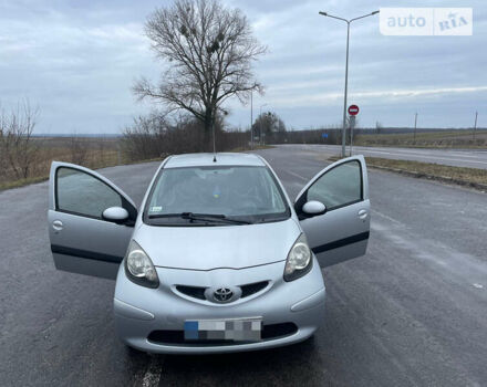 Сірий Тойота Айго, об'ємом двигуна 1 л та пробігом 241 тис. км за 4300 $, фото 1 на Automoto.ua